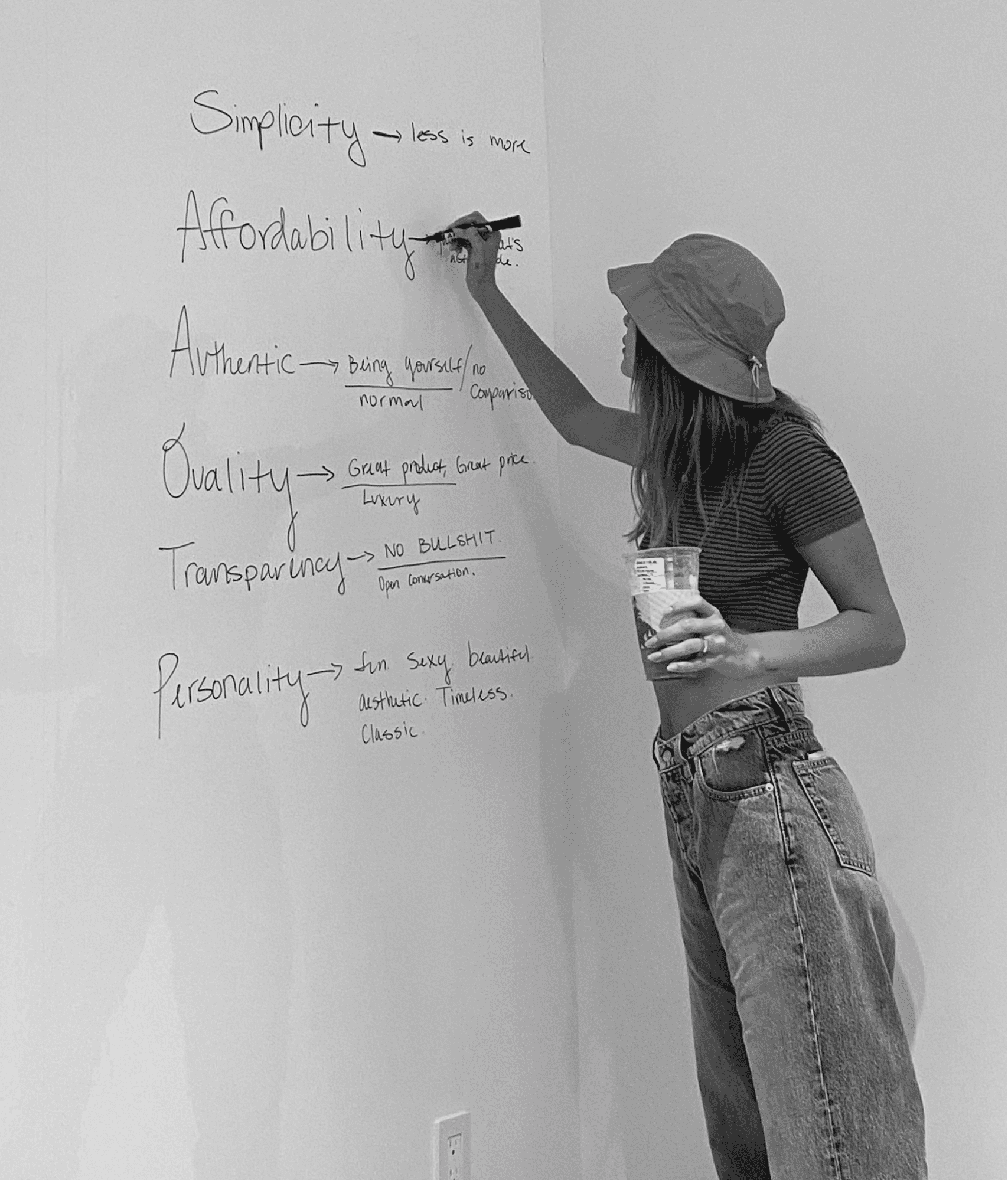 thương Hiệu Rhode của Hailey Bieber